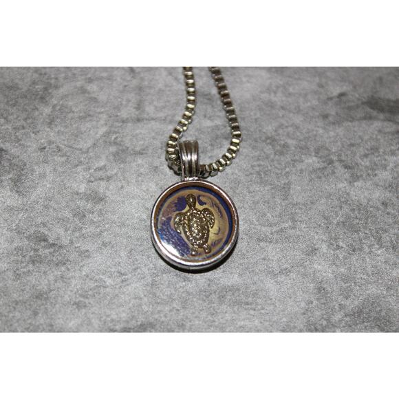 Cute Vintage c1980 Turtle Mood Necklace w/ 24" Silver-Tone Box Chain - Picture 5 of 9